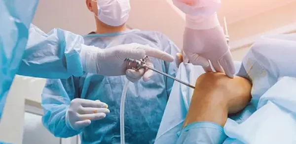 arthroscope-surgery-orthopedic-surgeons-teamwork-operating-room-with-modern-arthroscopic-